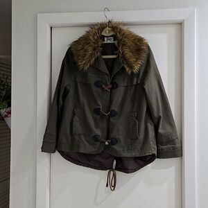 Green Jacket Faux Fur Collar Jolt